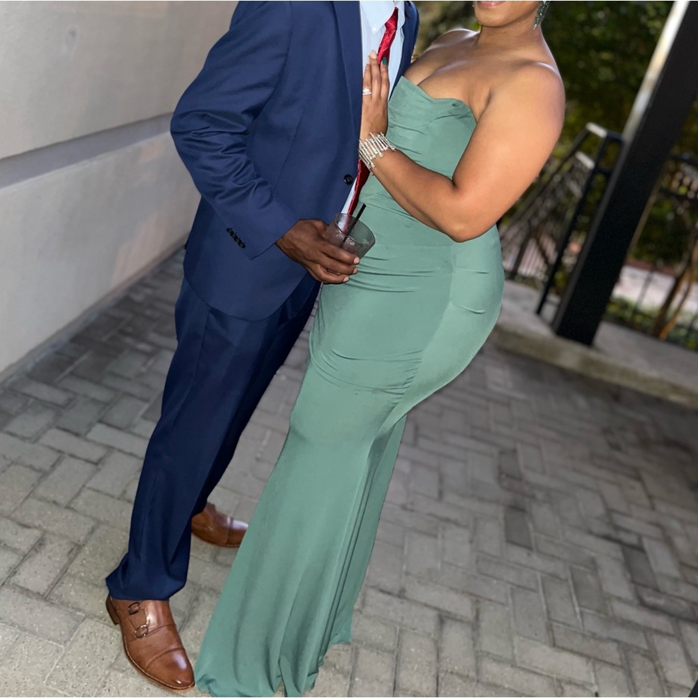 Beautiful green House of CB Dress -MAKE AN OFFER